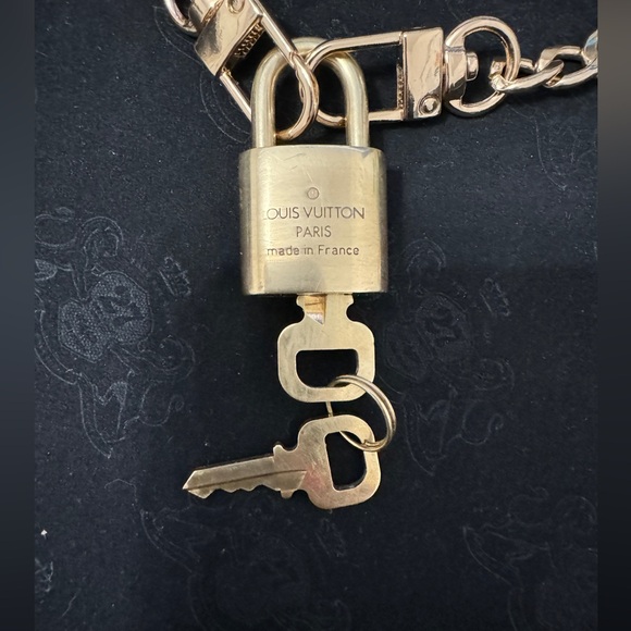 #315 Authentic Louis Vuitton Lock & Keys w/unbranded Chain - Picture 3 of 13
